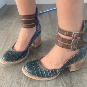 FREEBIRD RANDI SHOES SIZE 7 TURQUOISE